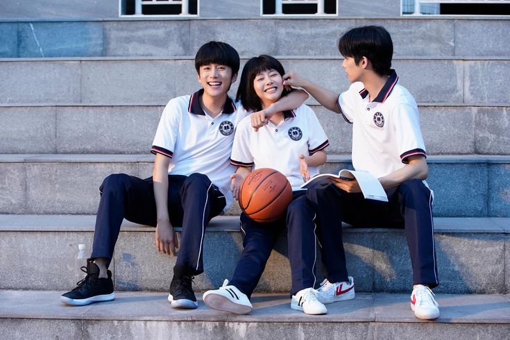 Tan Songyun, Song Weilong, and Zhang Xincheng in Go Ahead (2020)